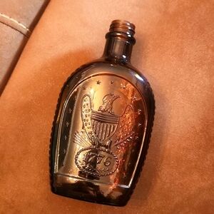 Commemorative Log Cabin Syrup bottle the country's Bicentennial 1776 -1976